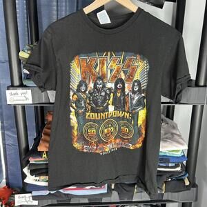 vintage y2k kiss rock graphic tee medium